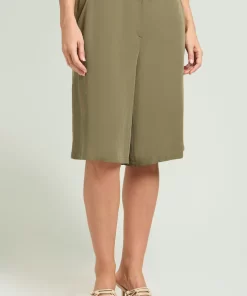 Alternative view of Bermuda P001F001787 Luisa Viola