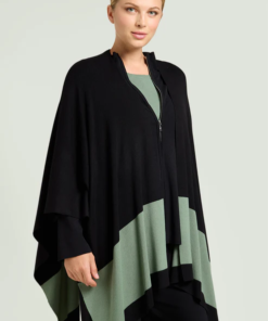 Alternative view of Mantella S737E003455 Luisa Viola